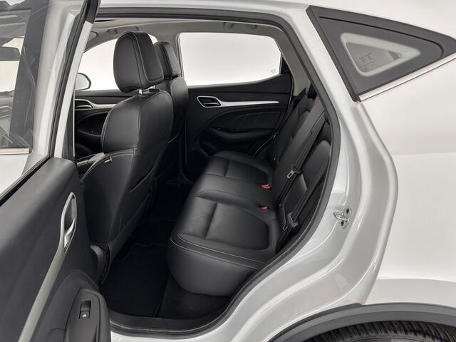 MG ZS EV Luxury 45 kWh (INCL-BTW) *PANO | FULL-LEATHER | CCS-FASTLOADER | KEYLESS | NAVI-FULLMAP | ADAPTIVE-CRUISE | CAMERA | HEATED-SEATS | CARPLAY | LANE-ASSIST | SPORT-SEATS | 17"ALU*