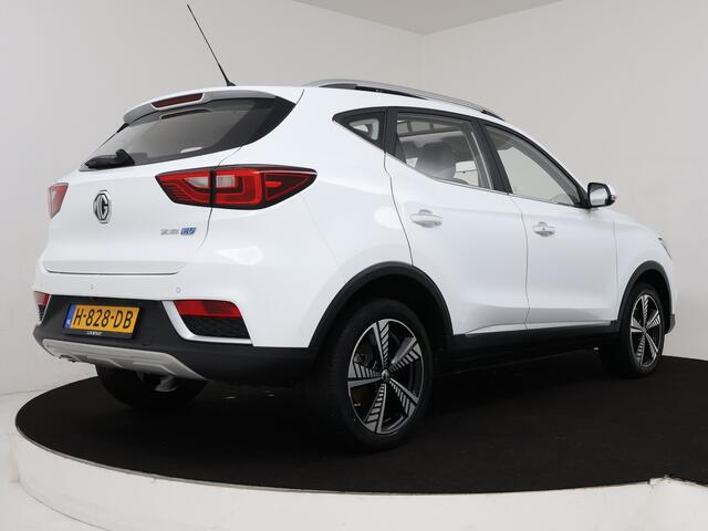 MG ZS EV Luxury 45 kWh | Panoramadak | Leder | Adaptive Cruise Control | Dodehoek Sensor | Nederlandse Auto | NAP |