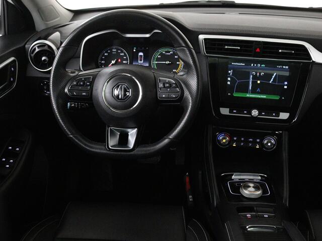 MG ZS EV Luxury 45 kWh | Panoramadak | Leder | Adaptive Cruise Control | Dodehoek Sensor | Nederlandse Auto | NAP |