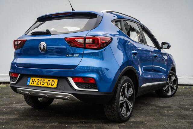 MG ZS EV Luxury 45 kWh Panoramadak/ Leer/ Camera/ Navigatie/ Stoelverwarming/ Carplay/ Blindspot
