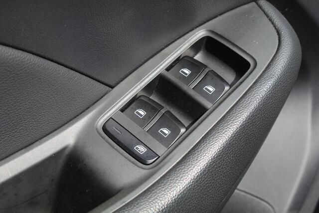 MG ZS EV Luxury 45 kWh//Schuifdak//Navi//Carplay!!