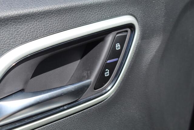 MG ZS EV Luxury 45 kWh//Schuifdak//Navi//Carplay!!