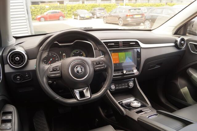 MG ZS EV Luxury 45kWh -PANO-LEER-NAVI-