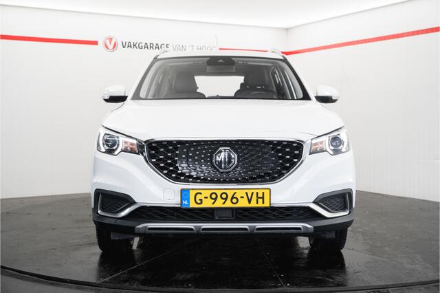 MG ZS EV Luxury 45 kWh Panoramadak Lederen bekleding Apple carplay android auto