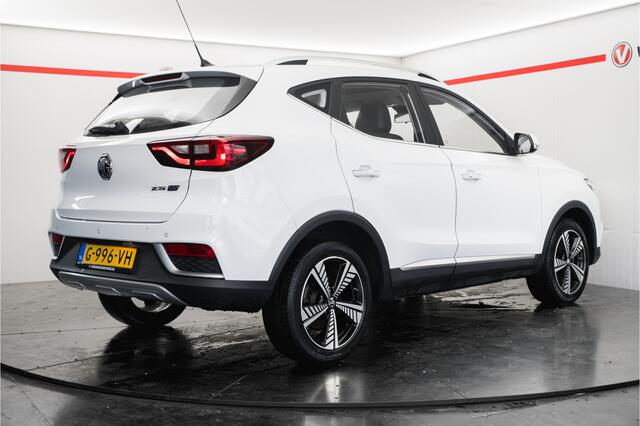 MG ZS EV Luxury 45 kWh Panoramadak Lederen bekleding Apple carplay android auto