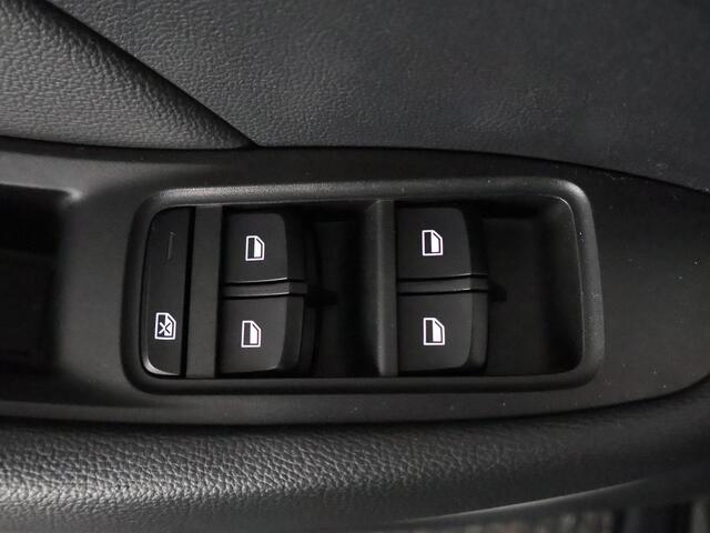 MG ZS EV LUXERY 45 kWh ACCU 89 % !! BIJNA 2020.PANODAK.KEYLESS.1e EIG. CARPLAY NAVI. GARANTIE TOT 2 JAAR*