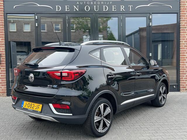 MG ZS MG EV Luxury 45 kWh PANO / APPLE CARPLAY / LEER