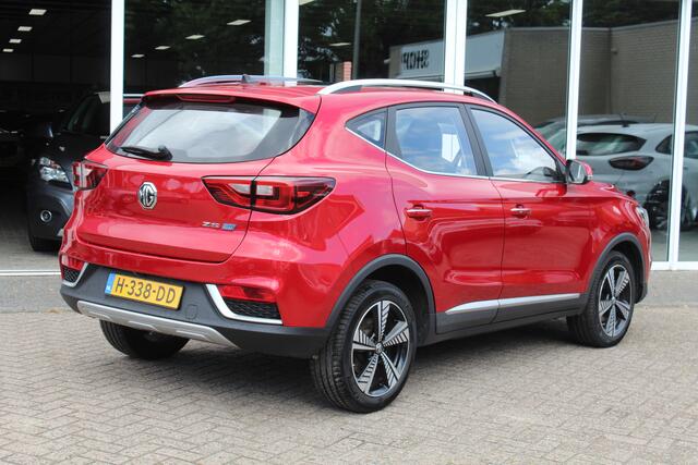 MG ZS EV Luxury 45 kWh//Pano!!