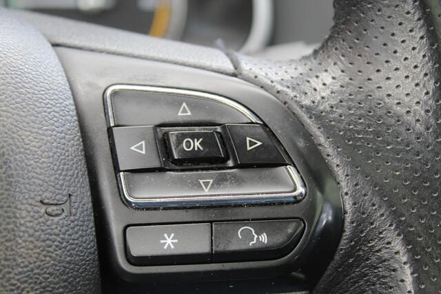 MG ZS EV Luxury 45 kWh//Pano!!
