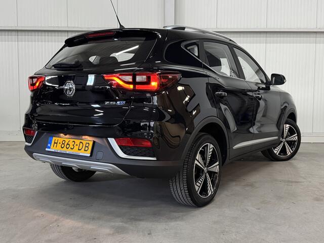 MG ZS EV Luxury 45 kWh SCHUIFDAK KEY-LESS LEER CAMERA CARPLAY PDC LMV PANODAK