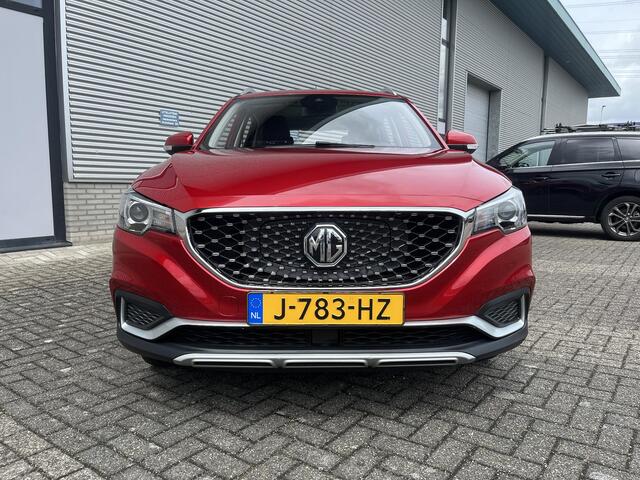 MG ZS MG EV Luxury 45 kWh | Apple Carplay & Android Auto | Elektrisch Schuifkanteldak | Rijklaarprijs