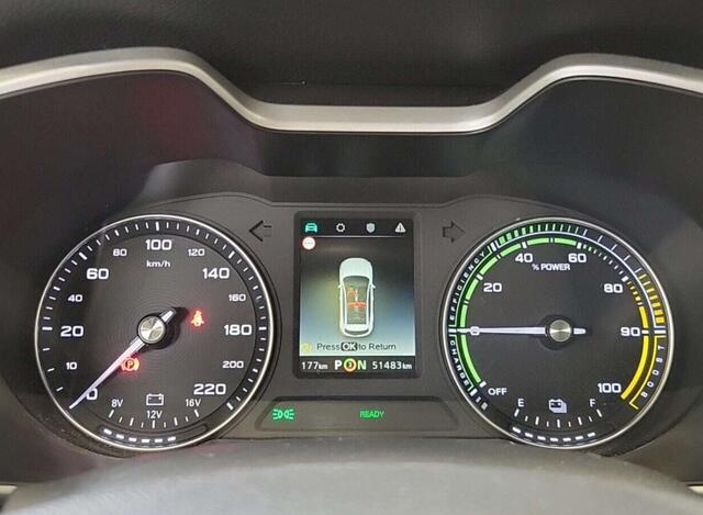 MG ZS MG EV Luxury 45 kWh (143 PK) 1e-Eig. & Dealer-Onderh. BOVAG-Garantie. NL-Auto. Leer, Panoramadak, Navigatie/Apple-Carplay/Android-Auto, Adaptive-Cruisecontrol, Keyless-Entry/Start, Parkeersensoren, Achteruitrijcamera, DAB, Stoelverwarming, Licht-Zicht-Pak