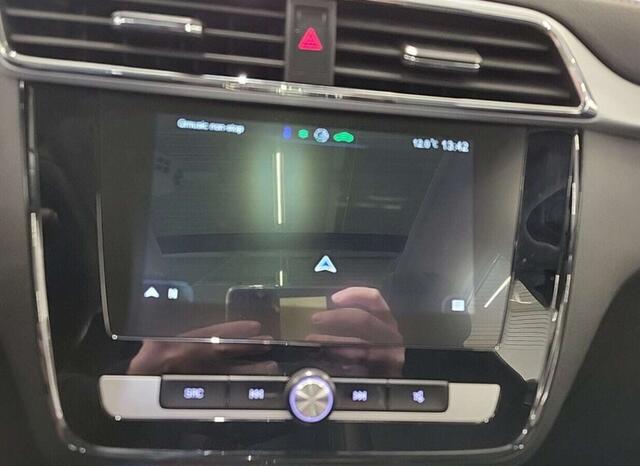 MG ZS MG EV Luxury 45 kWh (143 PK) 1e-Eig. & Dealer-Onderh. BOVAG-Garantie. NL-Auto. Leer, Panoramadak, Navigatie/Apple-Carplay/Android-Auto, Adaptive-Cruisecontrol, Keyless-Entry/Start, Parkeersensoren, Achteruitrijcamera, DAB, Stoelverwarming, Licht-Zicht-Pak