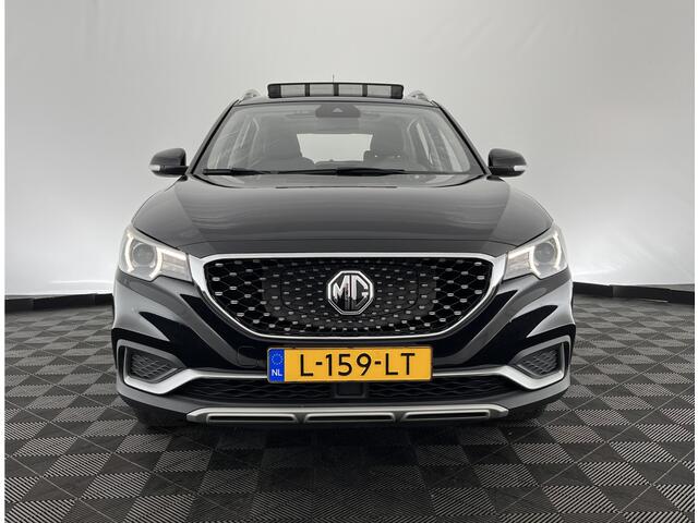MG ZS EV Luxury 45 kWh (INCL-BTW) *PANO | FULL-LEATHER | CCS-FASTLOADER | KEYLESS | NAVI-FULLMAP | ADAPTIVE-CRUISE | CAMERA | HEATED-SPORTSEATS | CARPLAY | BLINDSPOT | DAB | LANE-ASSIST | 17"ALU*