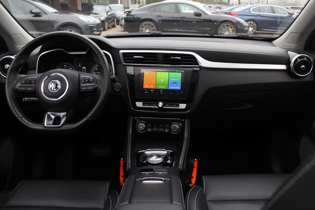 MG ZS MG EV Luxury 45 kWh / Panoramadak / Camera / Leder / 17'' / Keyless / Navigatie / ACC / Dodehoek / DAB / Stoelverwarming