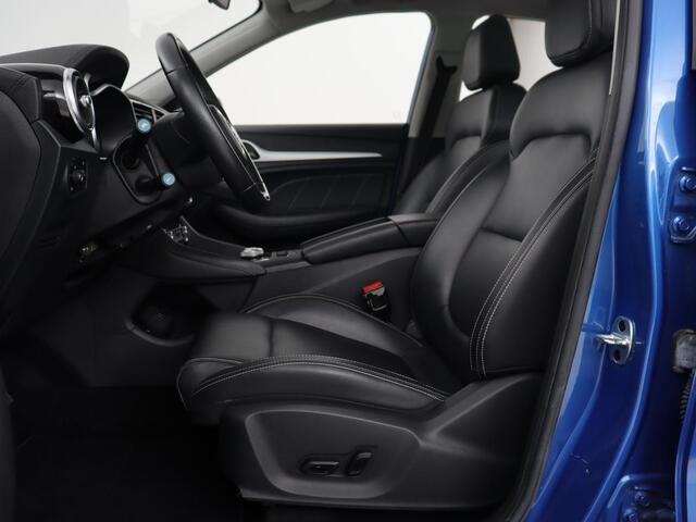 MG ZS MG EV Luxury 45 kWh | Panoramadak | Adaptive cruise control | Climate control | Navigatie