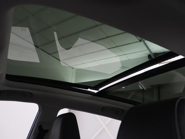 MG ZS MG EV Luxury 45 kWh | Panoramadak | Adaptive cruise control | Climate control | Navigatie