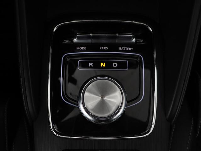 MG ZS MG EV Luxury 45 kWh | Panoramadak | Adaptive cruise control | Climate control | Navigatie