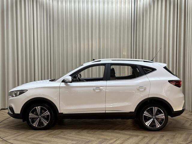 MG ZS MG EV Luxury 45 kWh *Org.NL!* SOH 95% / Panoramadak / Carplay / Adapt. Cruise / Leder / Keyless / Stoelverwarming / 16'' LMV