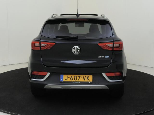 MG ZS MG EV Luxury 45 kWh 1e eig. / Panoramadak / Apple carplay / Camera