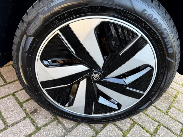MG ZS MG EV EV Long Range Luxury 70 kWh SOH 92,4%, Panoramadak, Leer, 360 camera