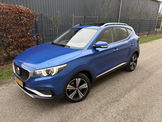 MG ZS MG EV Luxury 45 kWh / AUTOMAAT / PANORAMADAK / NAVI / 96dkm! NAP!