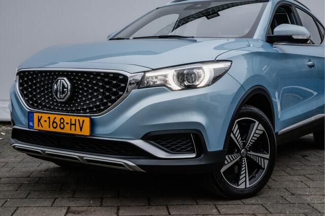 MG ZS MG EV Luxury 45 kWh Trekhaak/ Panoramadak/ Leer/ Stoelverwarming/ Adapt. cruise/ Camera/ Carplay