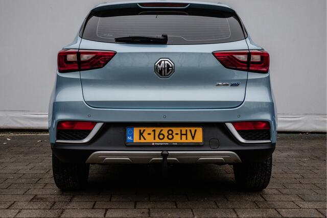 MG ZS MG EV Luxury 45 kWh Trekhaak/ Panoramadak/ Leer/ Stoelverwarming/ Adapt. cruise/ Camera/ Carplay