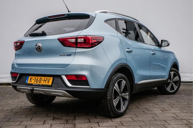 MG ZS MG EV Luxury 45 kWh Trekhaak/ Panoramadak/ Leer/ Stoelverwarming/ Adapt. cruise/ Camera/ Carplay