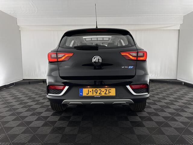 MG ZS EV Luxury 45 kWh {SOH-90%} (INCL-BTW) Aut. *PANO | LEATHER | CCS-FASTLOADER | KEYLESS | NAVI-FULLMAP | ADAPTIVE-CRUISE | CAMERA | HEATED-SPORTSEATS | CARPLAY | BLINDSPOT | DAB | LANE-ASSIST | 17''ALU*