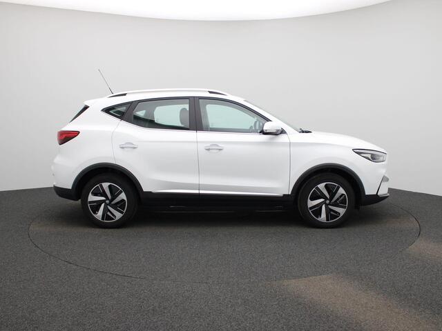 MG ZS MG EV EV Standard Range Comfort 50 kWh | Climate Control / ECC | Licht metalen velgen 17 inch | Cruise control Adaptive | Navigatie | Stoelverwarming | LED koplampen | Park Distance Control achter | Achteruitrijcamera | Dakrailing |