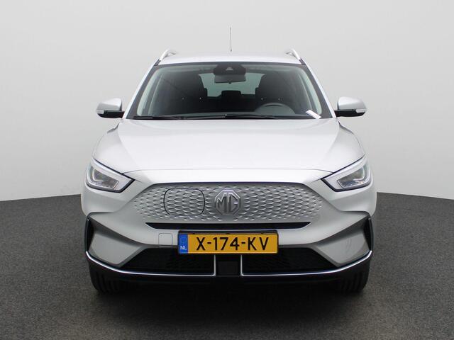 MG ZS MG EV EV Standard Range Comfort 50 kWh | Climate Control / ECC | Licht metalen velgen 17 inch | Cruise control Adaptive | Navigatie | Stoelverwarming | LED koplampen | Park Distance Control achter | Achteruitrijcamera | Dakrailing |