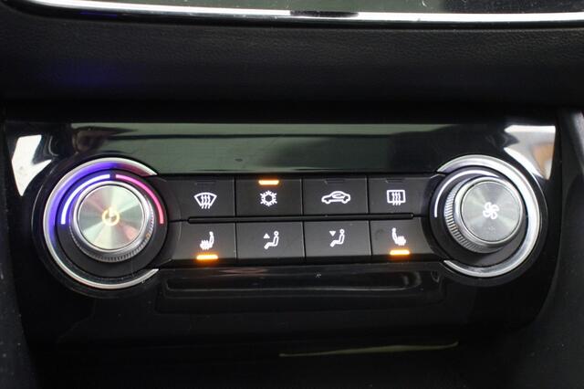 MG ZS Luxury 45 kWh - Carplay, Panorama, Leer, Camera, Trekhaak, Stoelverw.