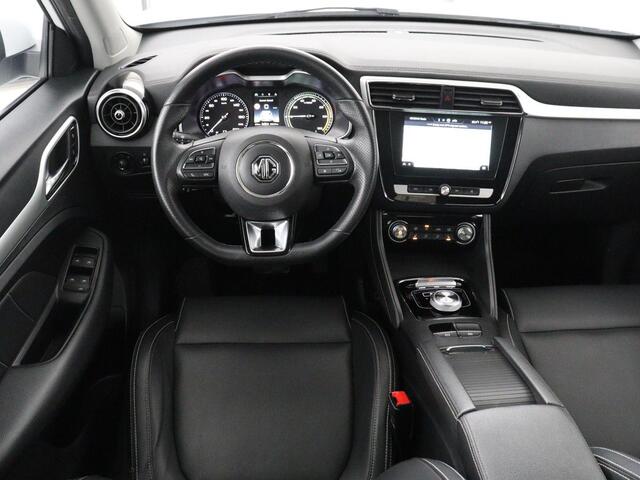 MG ZS MG Luxury 45 kWh | SOH 91,3% | Panoramadak | Leder | Stoelverwarming | Trekhaak | Adaptive cruise | Camera | Carplay | Keyless | Navigatie | Climate control