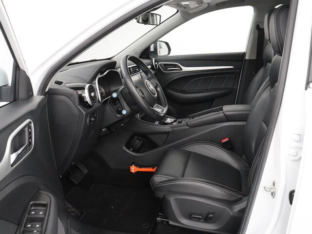 MG ZS MG Luxury 45 kWh | SOH 91,3% | Panoramadak | Leder | Stoelverwarming | Trekhaak | Adaptive cruise | Camera | Carplay | Keyless | Navigatie | Climate control