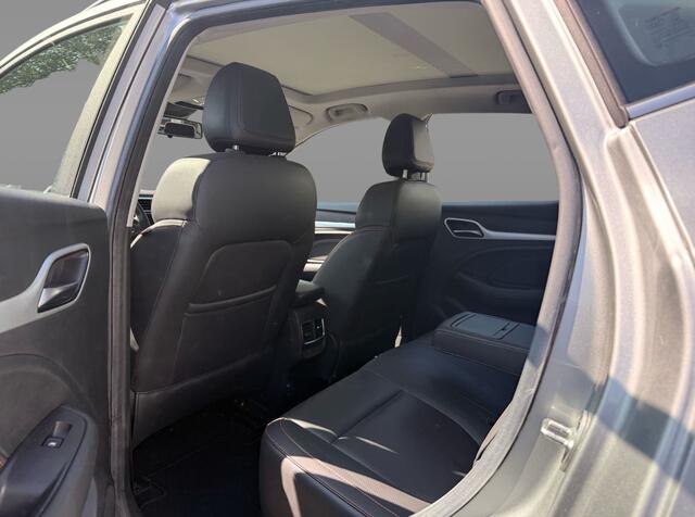 MG ZS MG EV EV Long Range Luxury 70 kWh / Panoramadak / Camera / Leder / CarPlay / Keyless / 17'' / Stoelverwarming / Dodehoek / DAB / ACC
