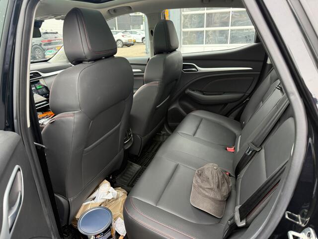 MG ZS MG EV LONG RANGE LUXURY 70 kWh Trekhaak | Open dak | Leder | 360 Camera