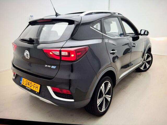 MG ZS MG BWJ 2021 EV Luxury 143 PK 45 kWh KOMT BINNEN !!