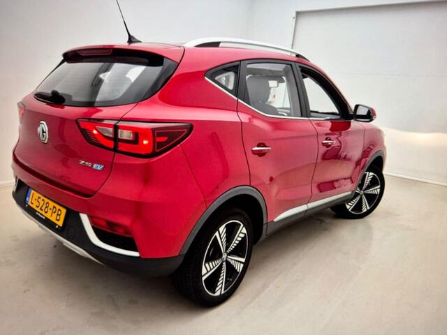 MG ZS MG BWJ 2021 EV 143 PK Luxury 45 kWh KOMT BINNEN !!