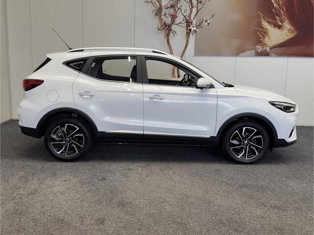MG ZS 106 PK 1.5 LEDER CRUISE CONTROL NAVIGATIE 360 CAMERA APPLE CARPLAY/ANDROID DODEHOEKSENSOREN RIJSTROOKSENSOREN 17" LM VELGEN ZEER MOOI !!