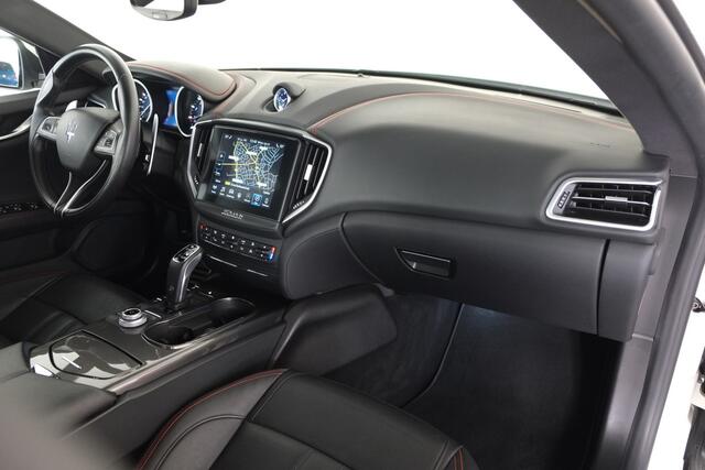 Maserati GHIBLI S 3.0 V6 GranSport Navigatie / Stoelverwarming / Carplay / Cruise Control / Soft Close