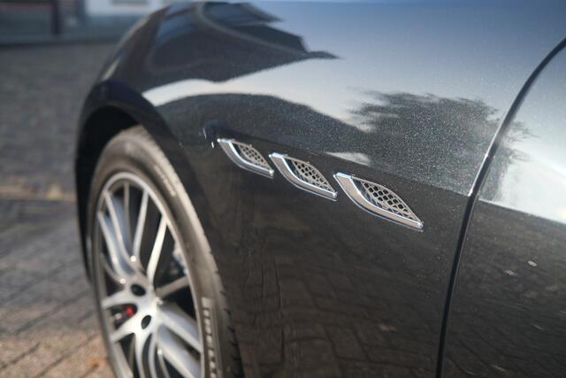 Maserati GHIBLI S Q4 410 Nero Ribelle 19" | Camera | Nieuwe remschijven