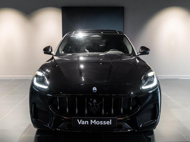 Maserati Grecale 2.0 MHEV GT 300pk | 2 jaar garantie | Stoel- en stuurverwarming | Leder | Panoramadak | 20" velgen | Head Up Display | All Season