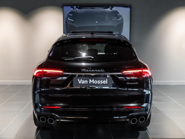 Maserati Grecale 2.0 MHEV GT 300pk | 2 jaar garantie | Stoel- en stuurverwarming | Leder | Panoramadak | 20" velgen | Head Up Display | All Season