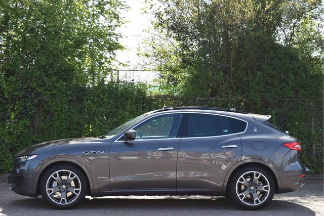 Maserati Levante 3.0 V6 AWD GranLusso | Luchtvering | Pano.dak | Camera | Keyless | DAB | Carplay | LED / Xenon | 20" | Uniek