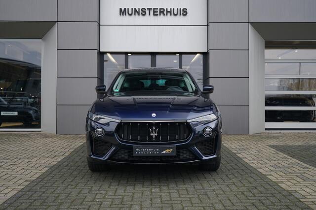 Maserati Levante 3.0 V6 AWD GranSport | Voorstoelen / Achterbank verwarmd | Trekhaak | Schuif/Kantel dak |