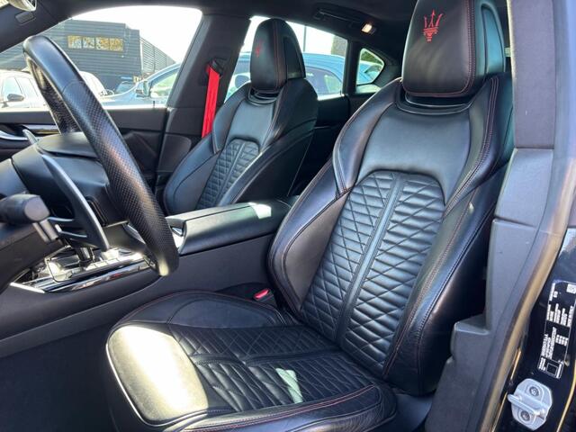 Maserati Levante 3.0 V6 S AWD Zwart 2021 Panorama Facelift