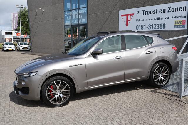 Maserati Levante 3.0 V6 S AWD Panoramadak! Nederlandse auto/Achteruitrijcamera/Harman kardon/Elektrisch verstelbare stoelen/Stoelverwarming/Stuurverwarming/Luchtvering met actieve hoogteregeling/DAB/Navigatie/Dodehoeksdetectie