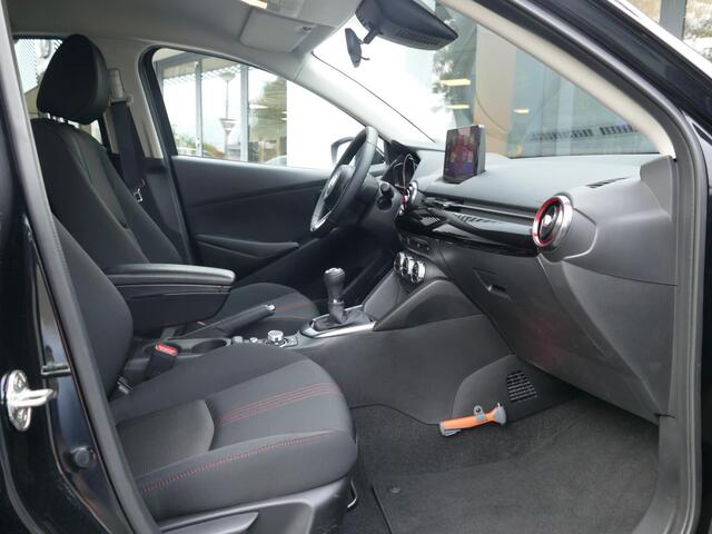 Mazda 2 1.5 e-SkyActiv-G 90 Homura | Achteruitrijcamera | Draadloos Apple Carplay | Middenarmsteun | Stoelverwarming | Stuurwielverwarming | RIJKLAARPRIJS!