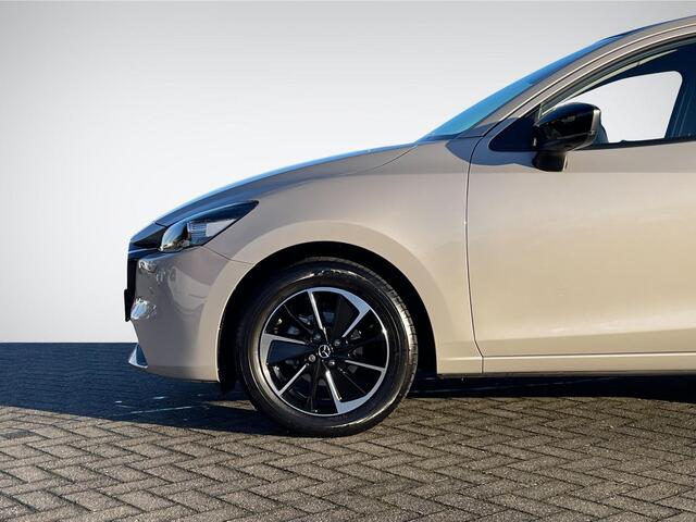 Mazda 2 1.5 SkyActiv-G 90 Homura Aka NL-Auto, 1e Eigenaar! | Navigatie | 360° Camera | Adapt. Cruise Control | Head-Up Display | Stuur- + Stoelverwarming | Rijklaarprijs!